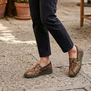 𝅺PONS Quintana Exotic Snakeskin Sneakers EUC ❤️